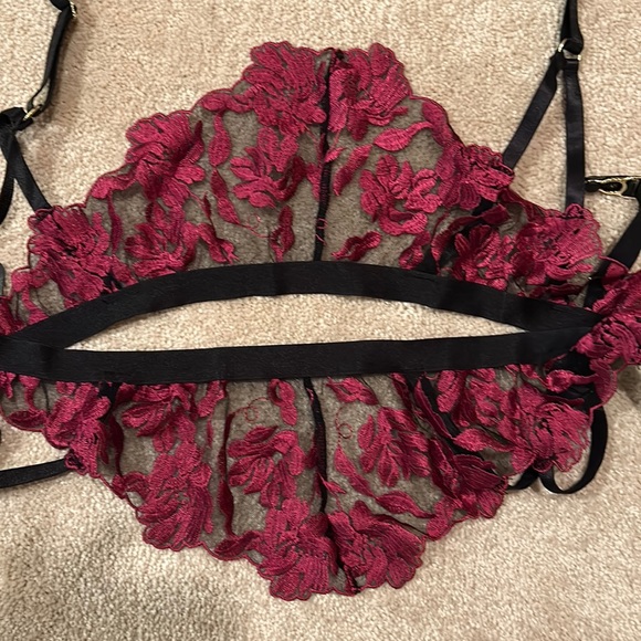 NWT Torrid Floral Garter Belt - Picture 6 of 6